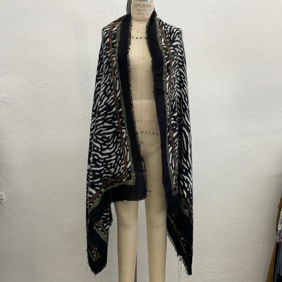 Animal Printed Acrylic Scarf - Picture 2 of 8